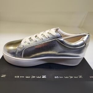 Seven By Steve Madden Silver and White Sneakers Sleek Metallic Finish - Size 7.5